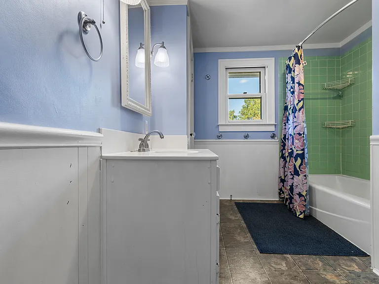 702 College Ave — Photo 13