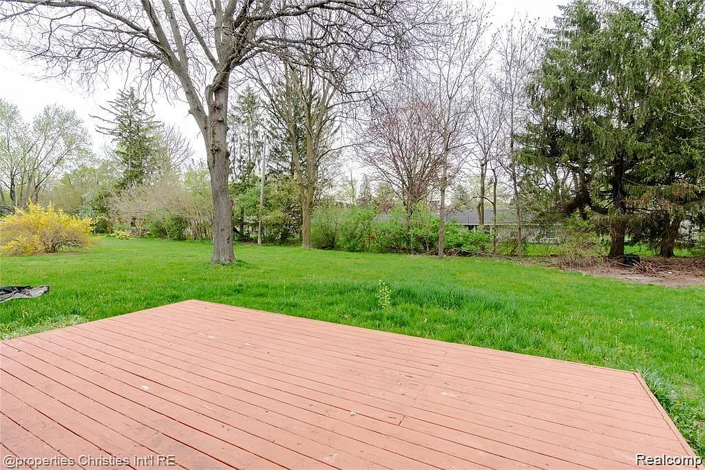 3 bed, 1.5 bath, 1630 sqft, $2,550 — Photo 2
