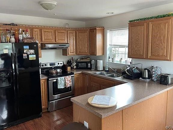 3rd image of 401 E 15th St #1-2