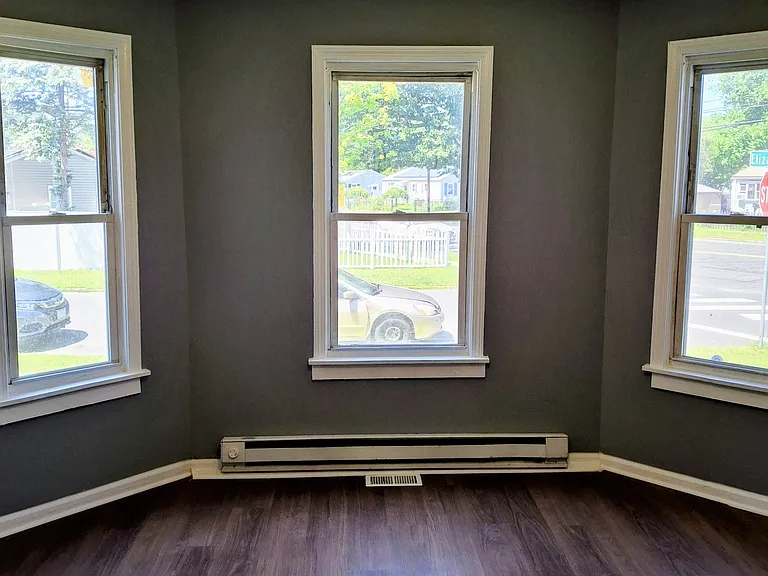 515 Berkshire Ave — Photo 5
