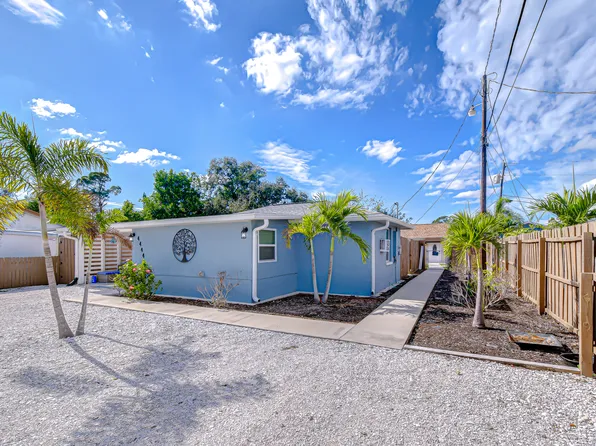 4444 17th St W #2, Bradenton, FL 34207