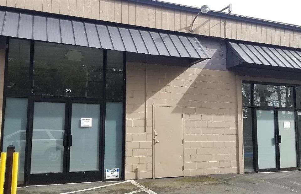 2nd image of 607 SE Everett Mall Way #29