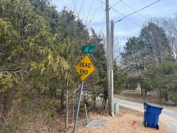 14 Jill Ln, Goreville, IL 62939