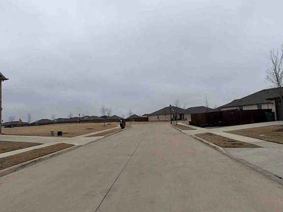 Exterior Neighborhood (street photo)
