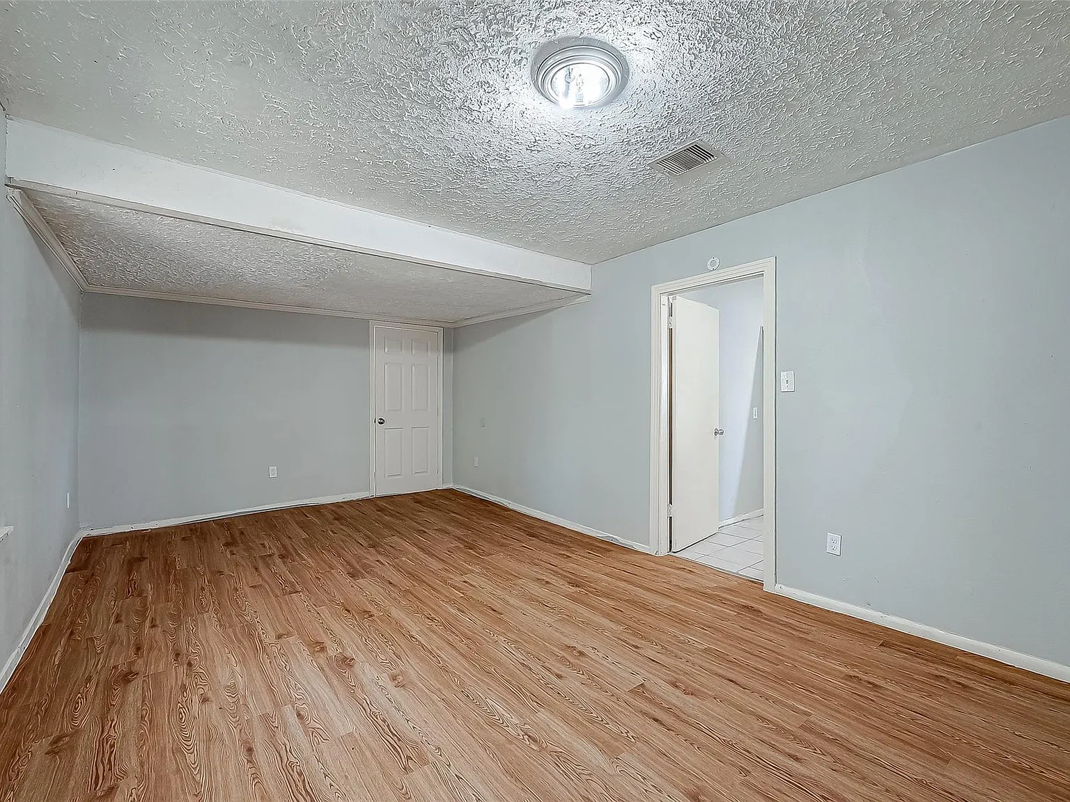 5 bed, 2.0 bath, 1709 sqft, $1,750 — Photo 4