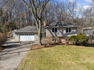 5420 Spring Ln, Minnetonka, MN 55345