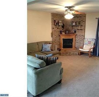 4th image of 18 Churchill Ln