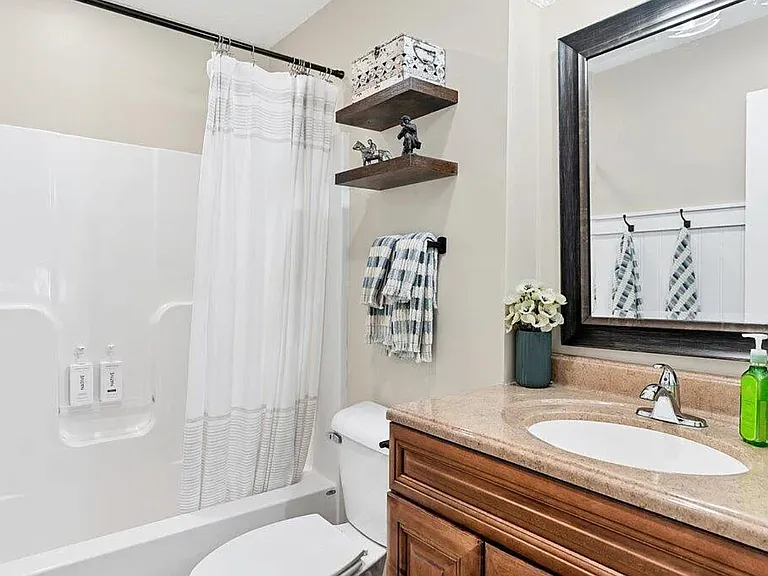 Bonus room Bathroom