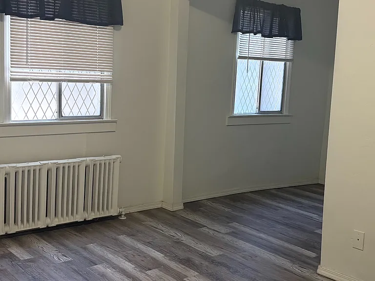 1717 Main St — Photo 1