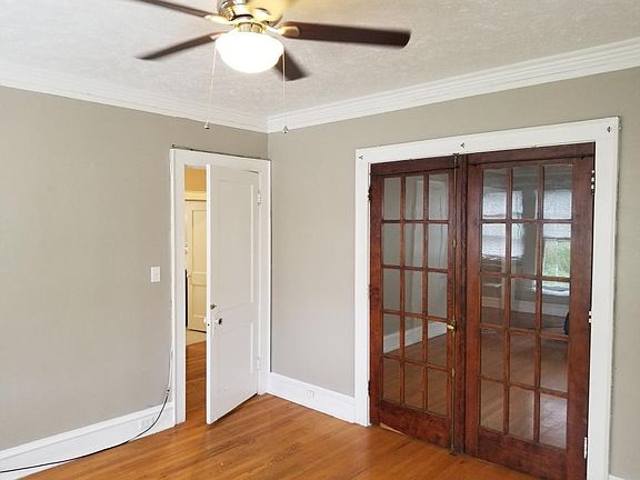 4th image of 3860 Harney St #G