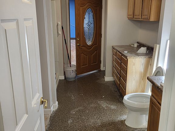 bathroom, has shower and tub