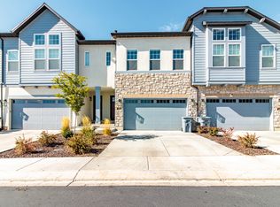384 W Songbird Ln #5, Lindon, UT 84042