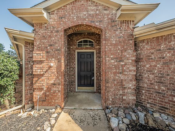 2nd image of 1075 Port Sullivan Dr