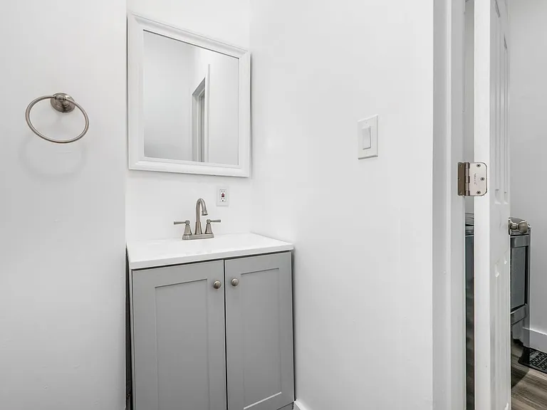1421 Gault St — Photo 33