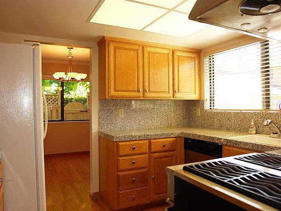 3rd image of 12230 Atrium Cir