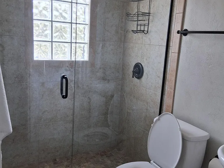 321 Wisteria Rd — Photo 8