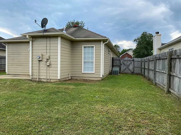 523 Walker Rd — Photo 23
