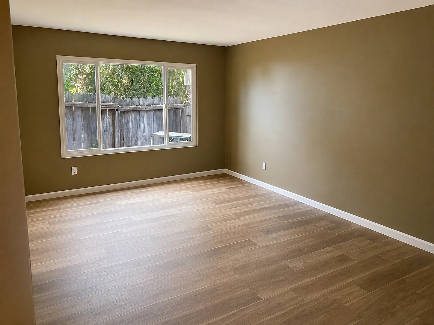 2 bed, 1000 sqft, $2,800 — Photo 3