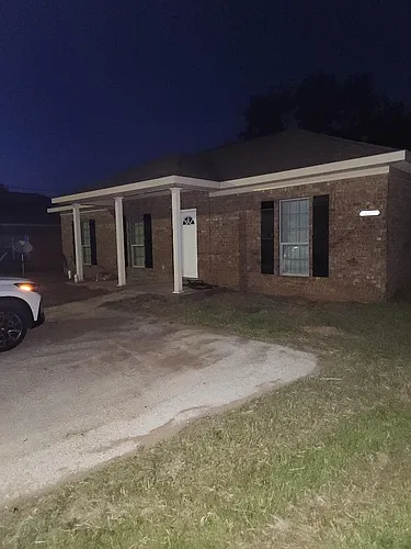 4925 Catahoula Dr Photo 1