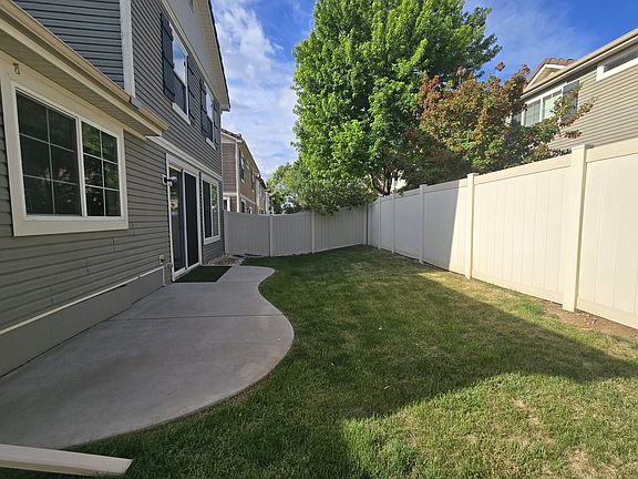 3rd image of 3912 Blackwood Ln