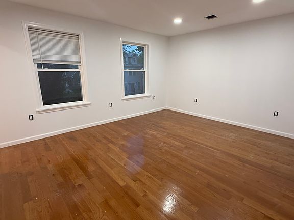4th image of 499 S 18th St #2