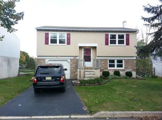 520 Poplar St, Bally, PA 19503