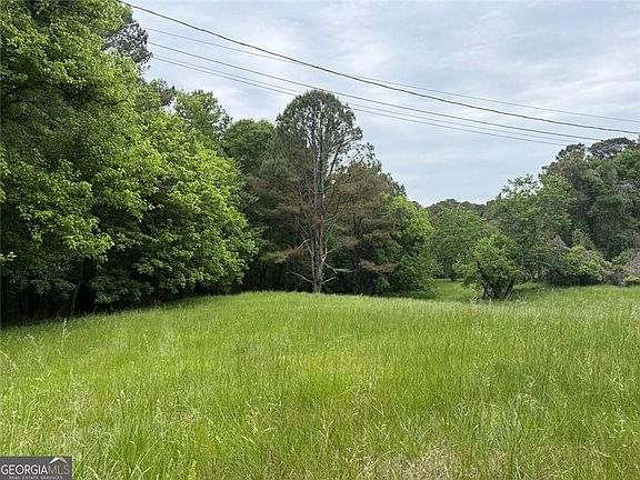 4th image of 565 Avery Rd