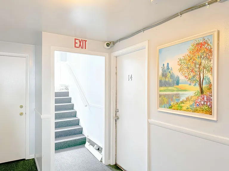 Village Shores Apartments — Photo 12