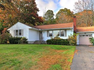 584 Gilbert Ave, Hamden, CT 06514