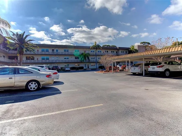 5750 80th St N Unit D205, Saint Petersburg, FL 33709