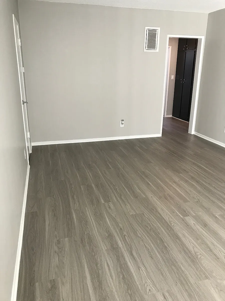 Building Photo - 11133 Aqua Vista St #103
