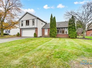 153 Freedom Ln, Waterville, OH 43566