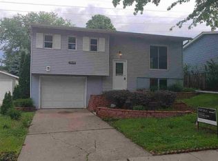 2420 W 59th St, Davenport, IA 52806