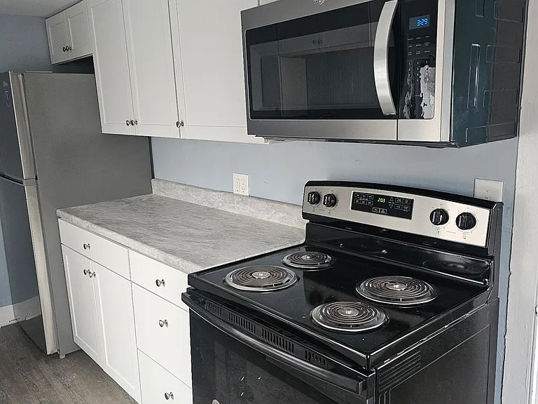 26 State St #3 — Photo 17