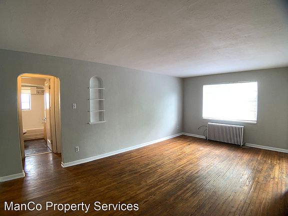 3rd image of 420 W Parkwood Dr #7