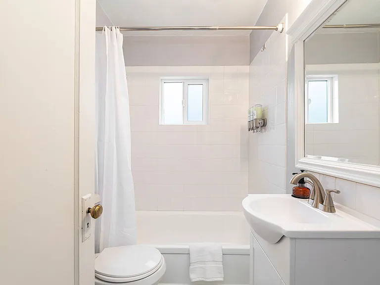10403 Dekoven Dr SW — Photo 24