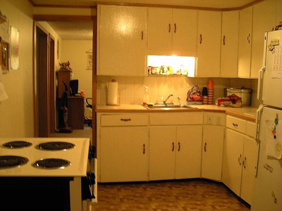 Eat-In Kitchen