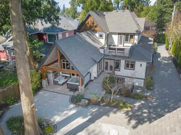 12576 26a Ave, Surrey, BC V4A 2M2