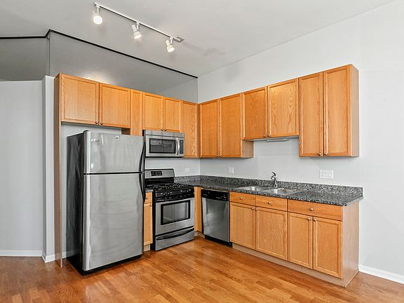 2nd image of 1464 S Michigan Ave APT 1305