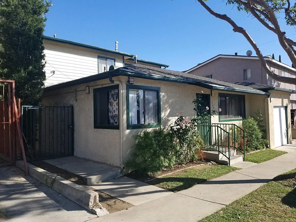 1604 Orizaba Ave #B