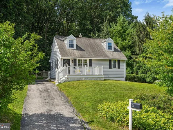 68 Fahnestock Rd, Malvern, PA 19355