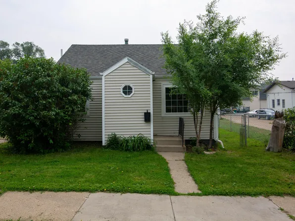 311 N 15th St, Bismarck, ND 58501