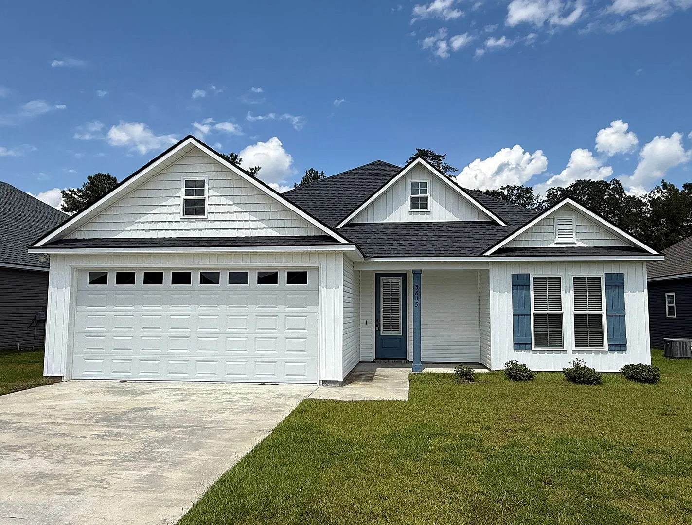Stylish 4-Bedroom Home with Screened Porch & Fenced Yard in Hahira — Photo 1