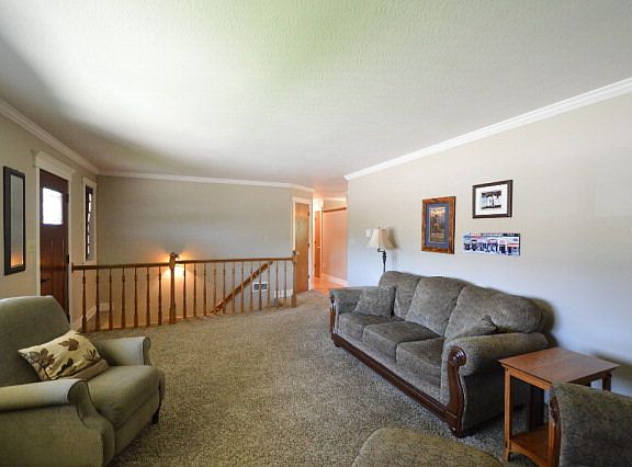 3rd image of 949 Lowell Dr
