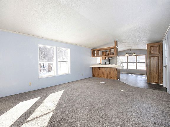 5th image of 411 Poplar St