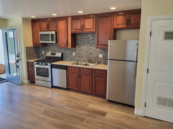 3282 Winkle Ave, Santa Cruz, CA 95065