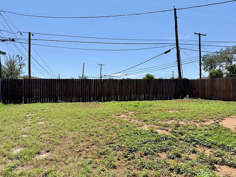 609 Howard Dr — Photo 18