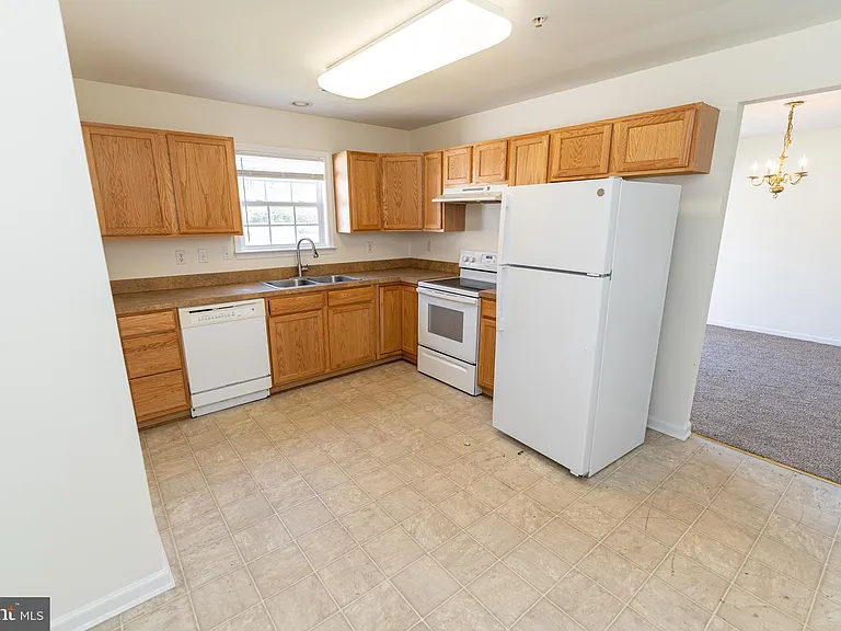 202 Carsons Ct — Photo 11