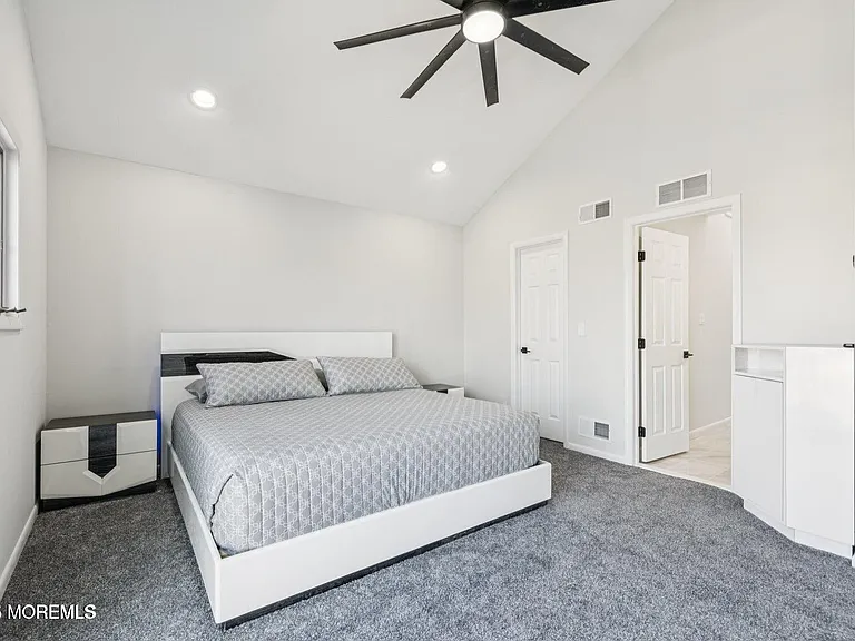 385 Aldo Dr — Photo 34