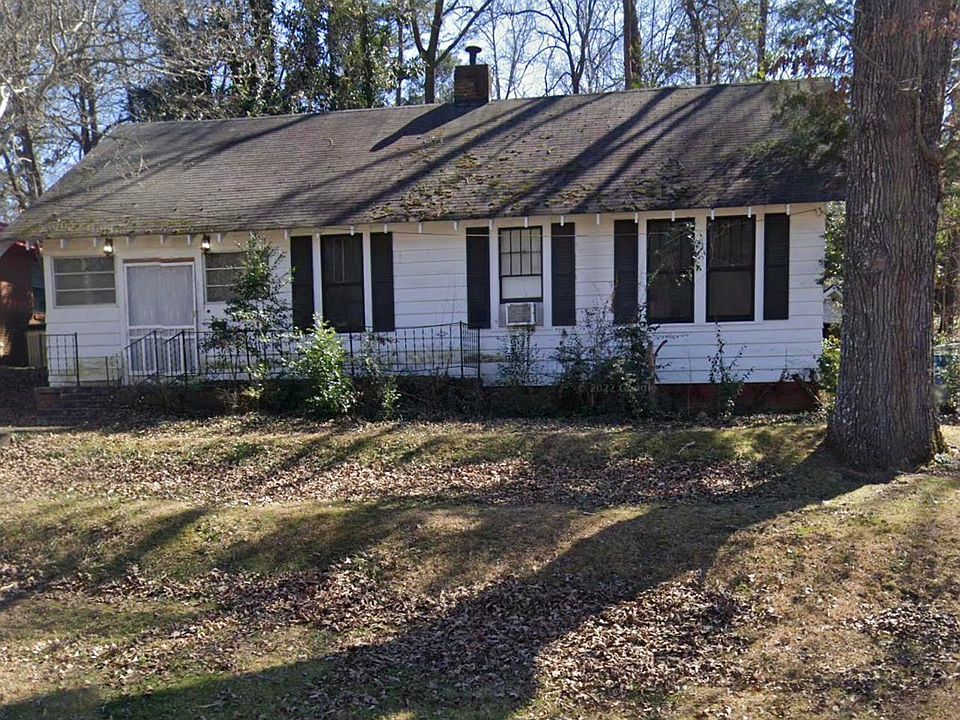 2nd image of 1823 Rocky Hollow Rd